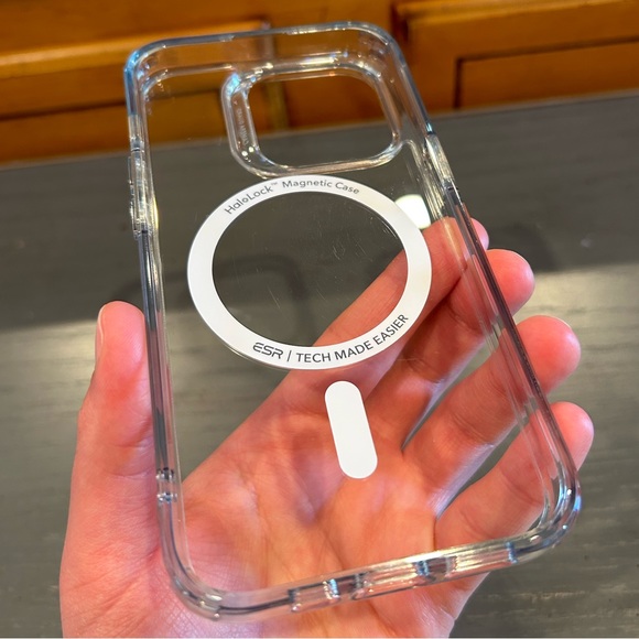 ESR Clear iPhone 14 Pro Case - Compatible with MagSafe - Picture 10 of 15